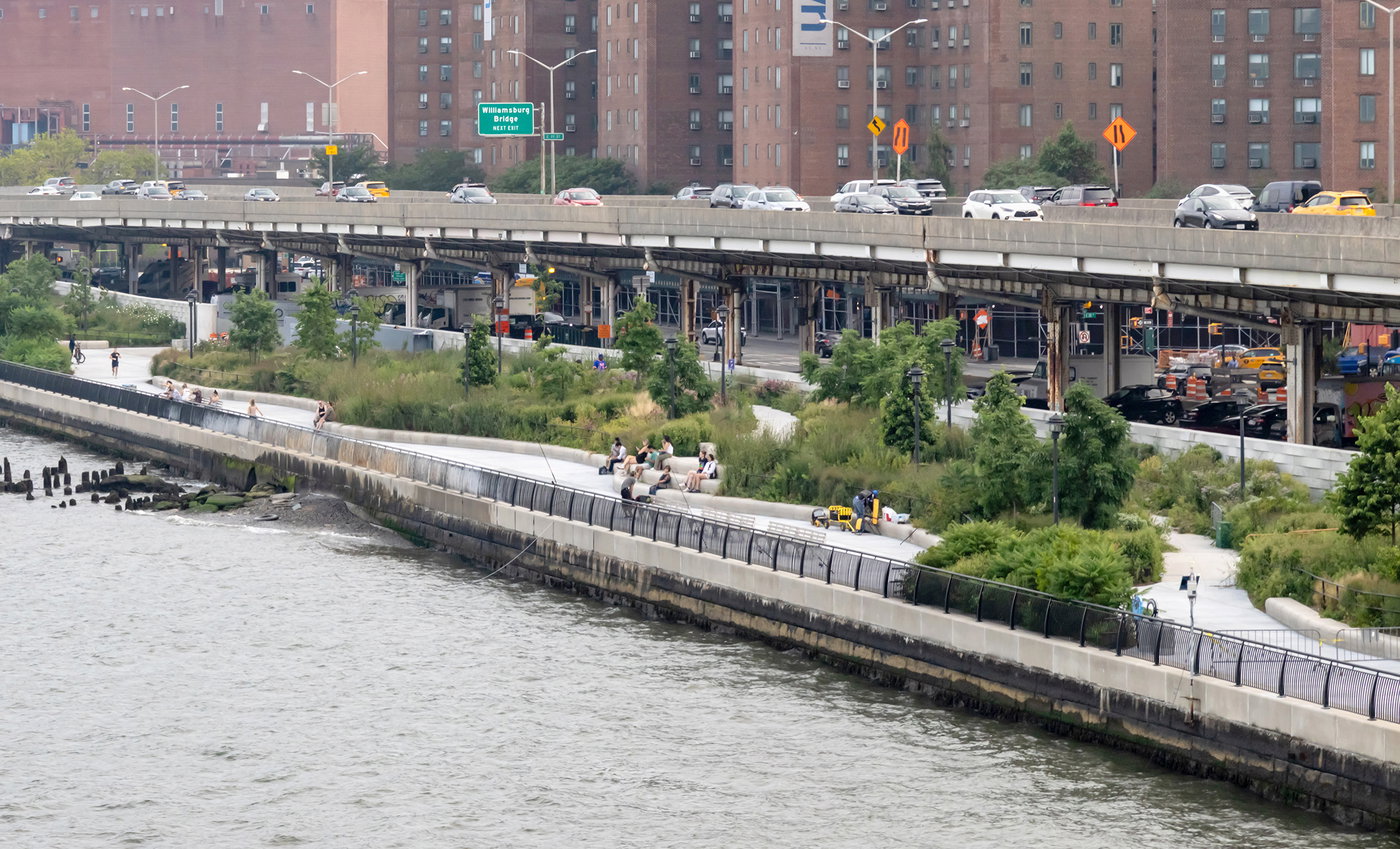 BLOOMBERG SPOTLIGHTS THE EAST SIDE COASTAL RESILIENCY PROJECT IN NEW YORK | Bjarke Ingels Group